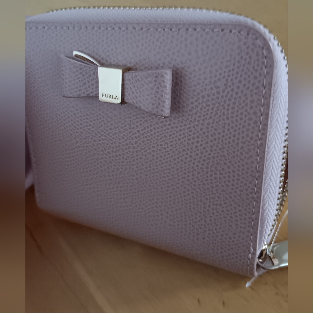 💚💚💜Furla Wallet EUC, no dust bag